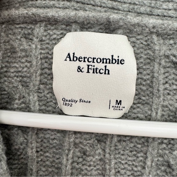 Abercrombie & Fitch Cable Knit Super Soft Cardigan - Picture 2 of 3